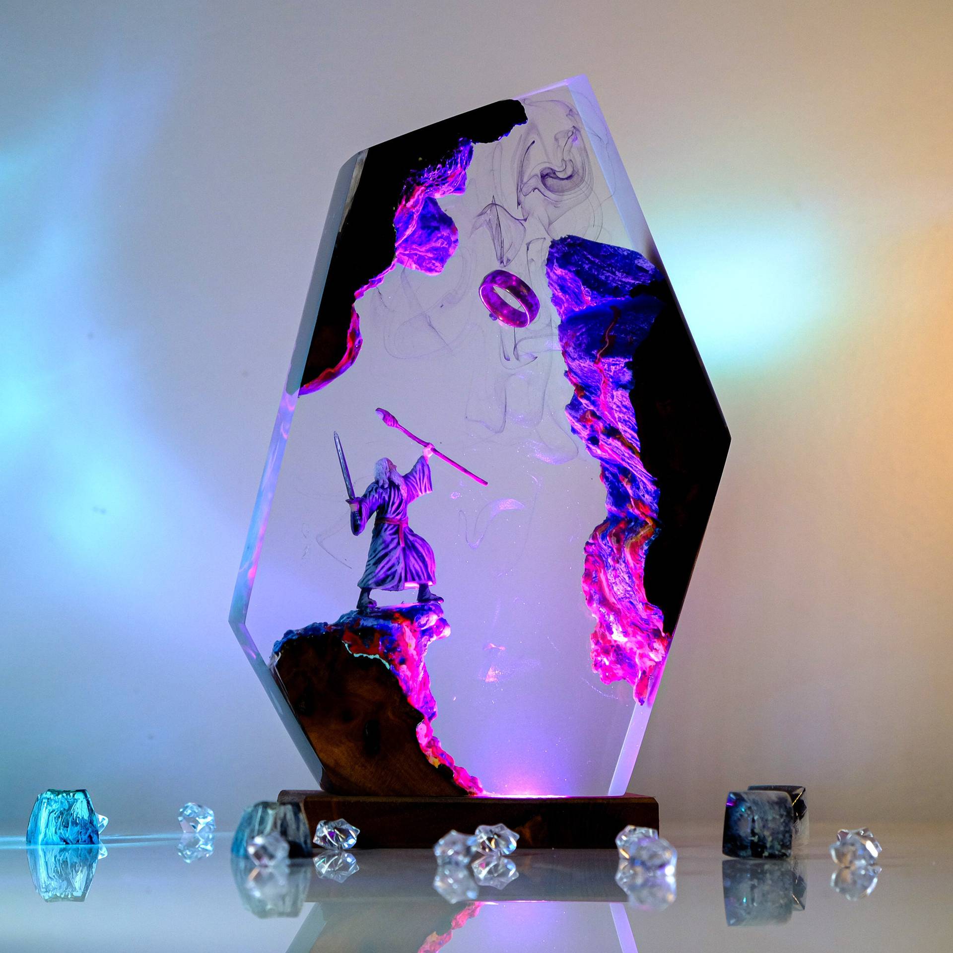 Luminária de Resina com Figura - Desk Setup Lighting avaliação e preço
