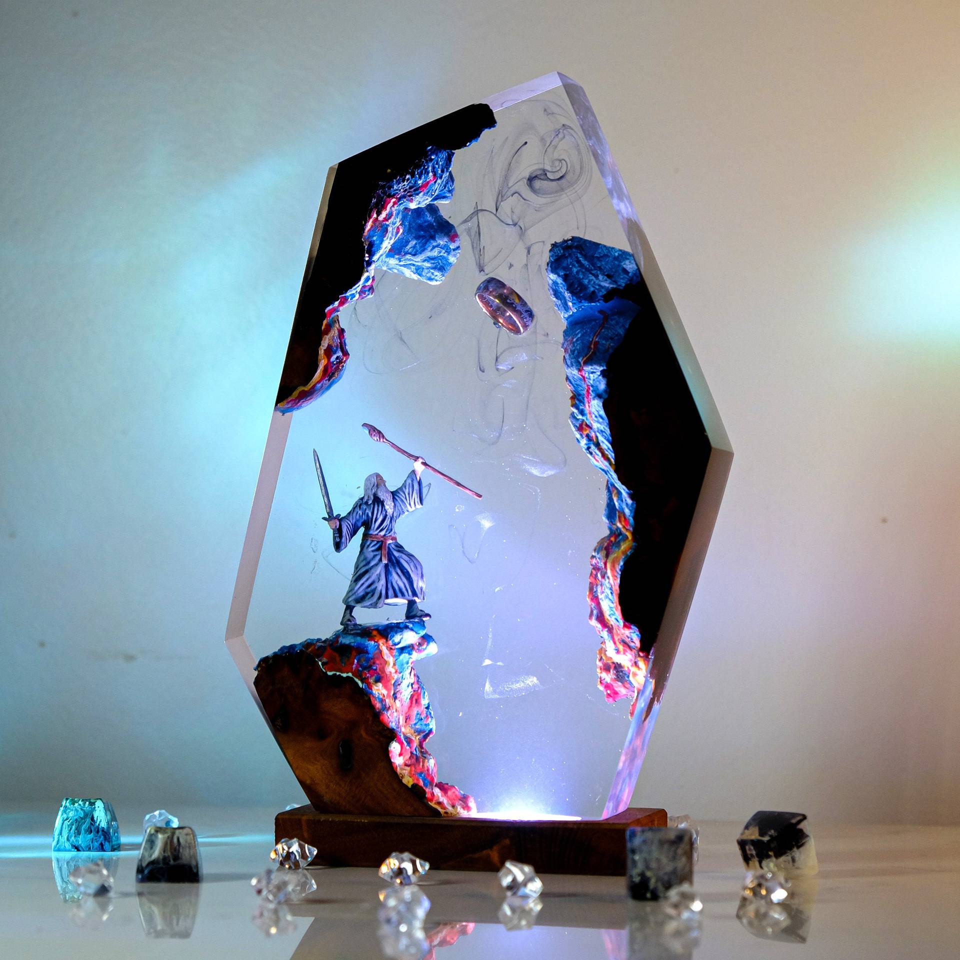Luminária de Resina com Figura - Desk Setup Lighting avaliação e preço