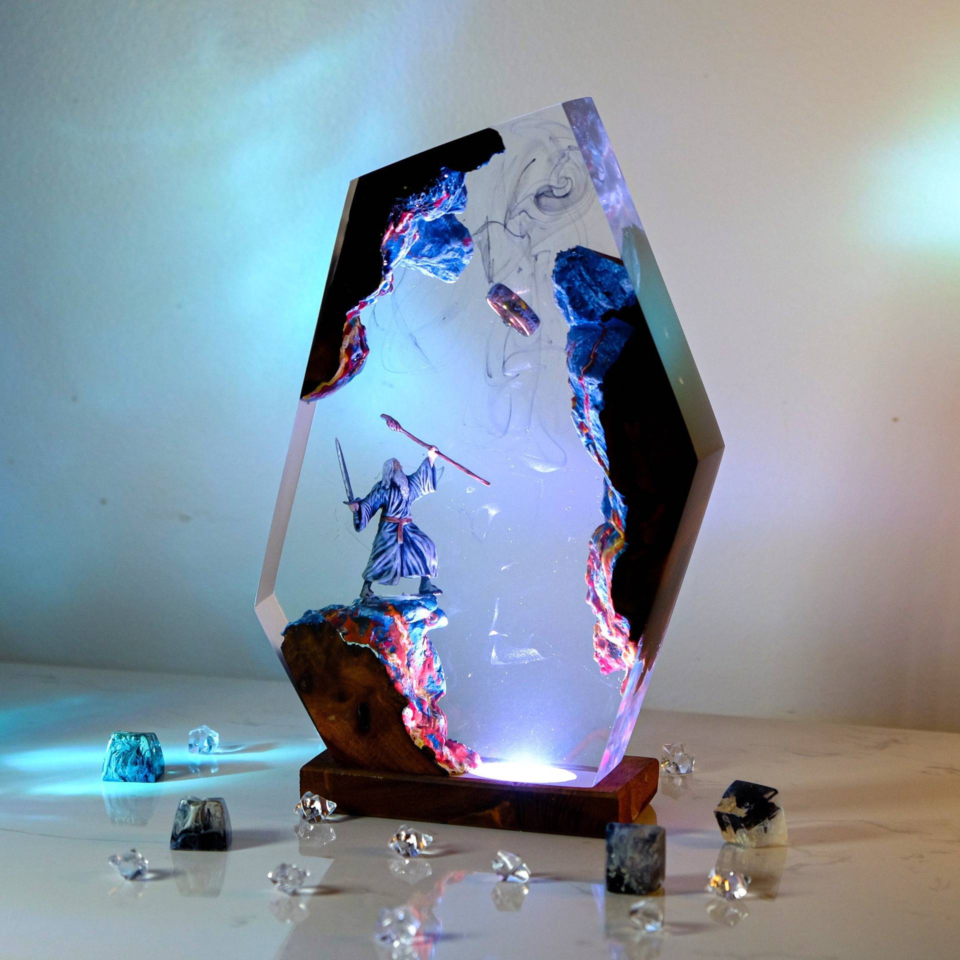 Luminária de Resina com Figura - Desk Setup Lighting avaliação e preço